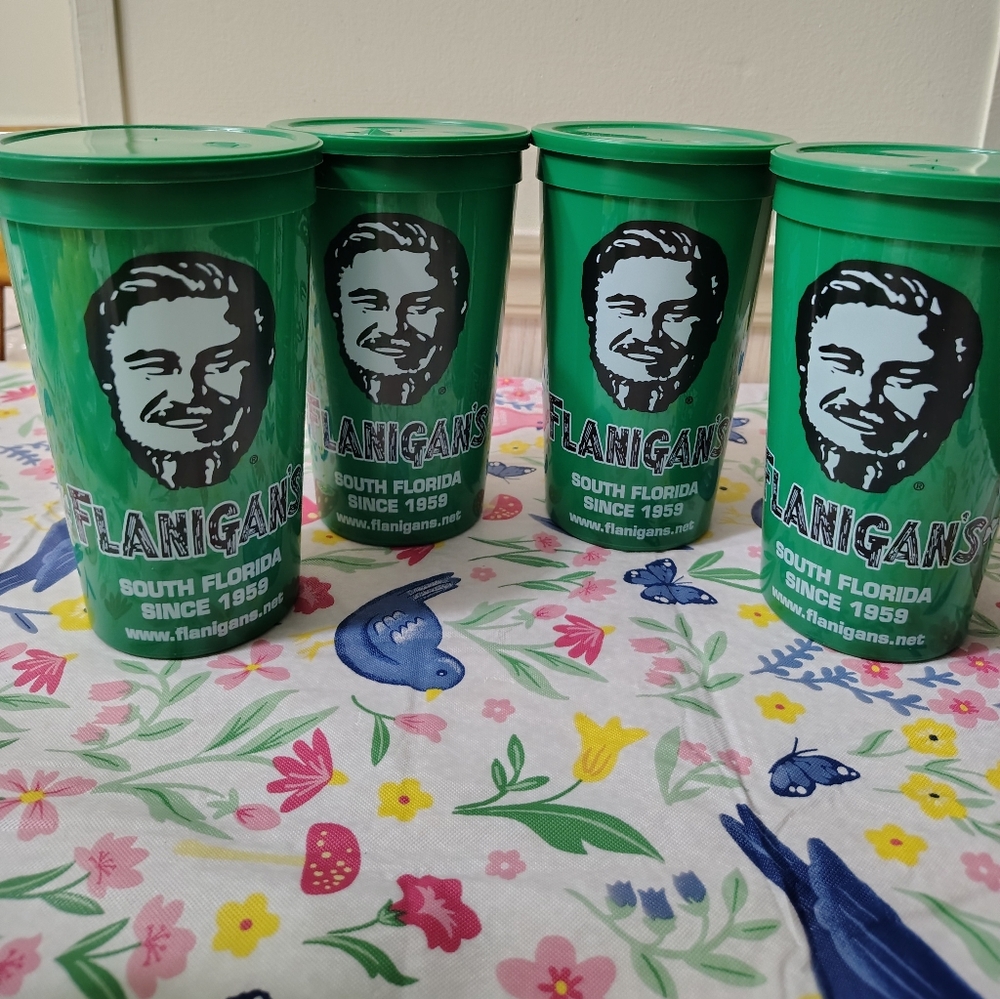 Flanigan's Green Plastic Cups - Set of 4 with caps